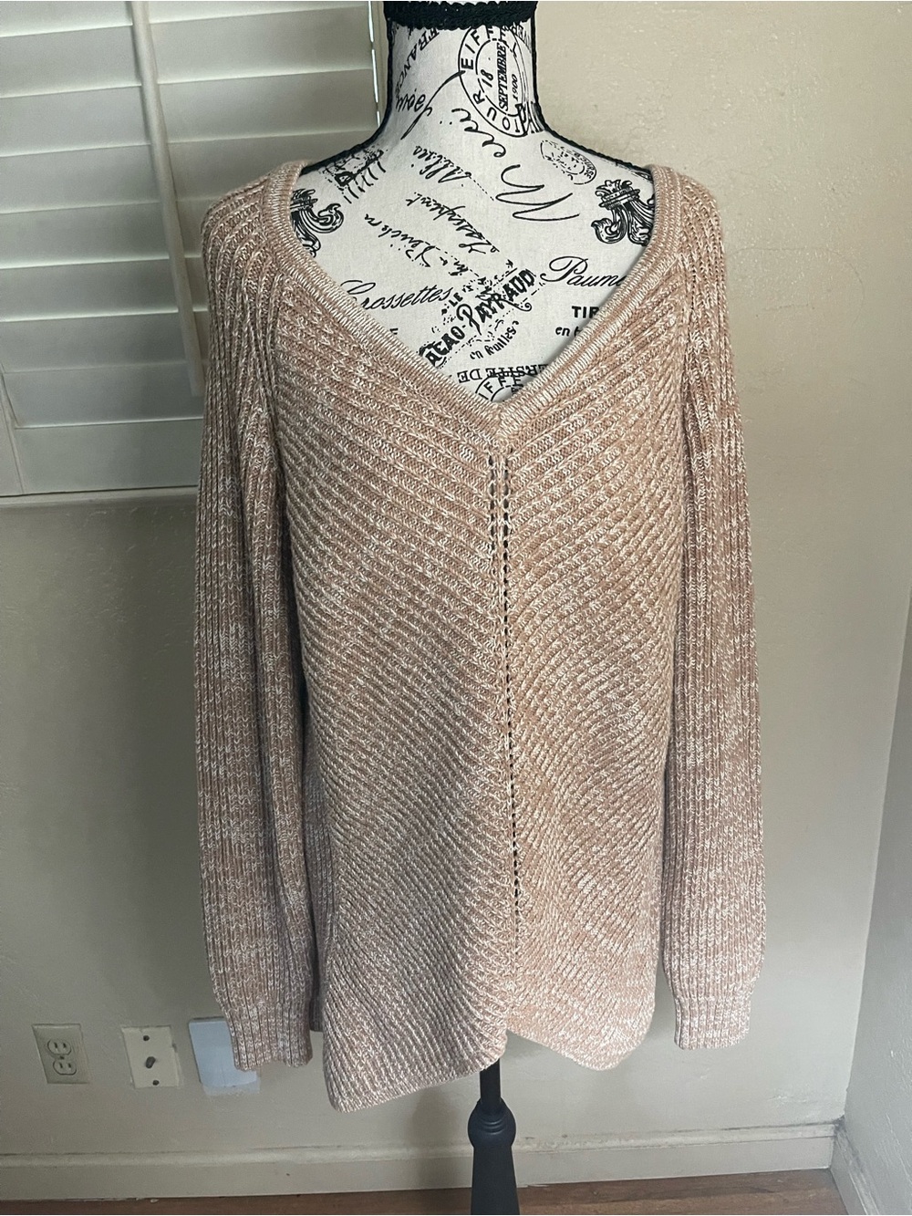 G BY GUESS Tan Marled Textured Knit V-Neck Sweater Women's Size XL